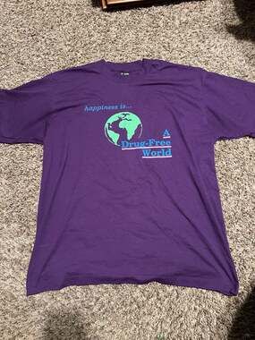 Vintage 90s Happiness Is A Drug-Free World Graphic Purple T-Shirt XL